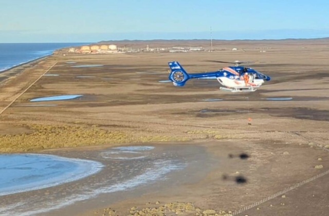 Operación de Helicópteros Marinos en la Base de Río Cullen, Tierra del Fuego (Federico Campbell)