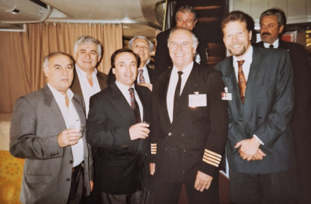 Recepción en Ezeiza último vuelo Eduardo Macadam. Luis Cuniberti, Gezio Bresciani, Hugo Sólimo, Polo Arias, Eduardo Macadam y Jorge Pérez Tamayo (Eduardo Macadam)